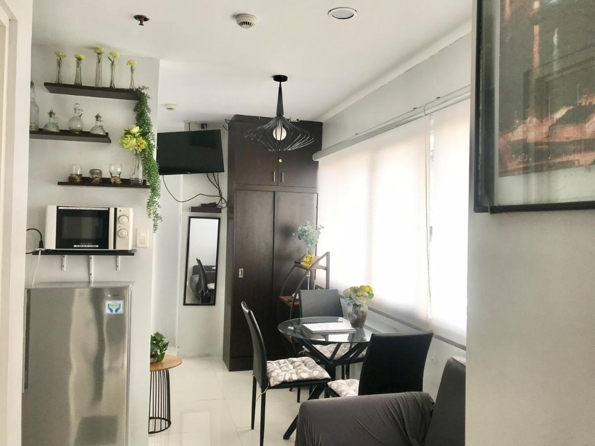 Cozy And Full Service Condo At The Heart Of Bacolod Ngoại thất bức ảnh
