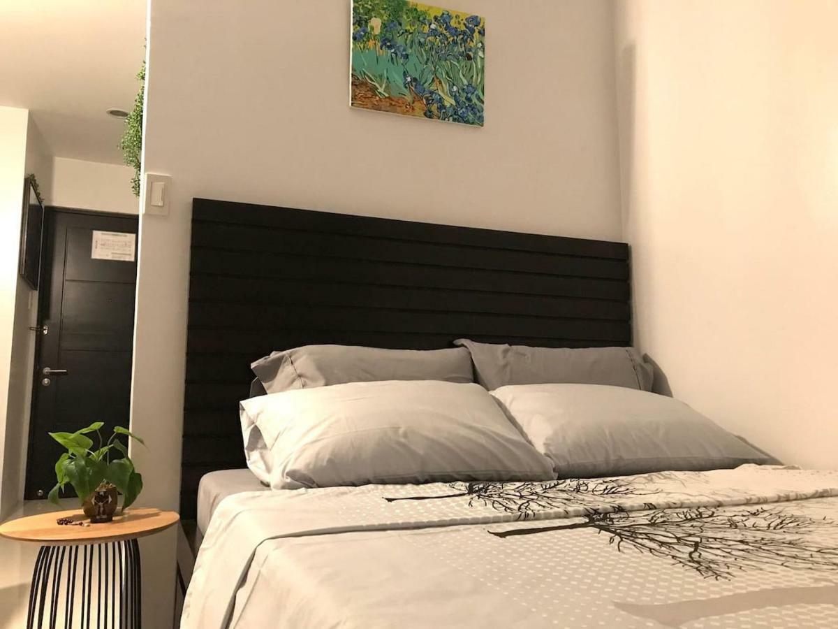 Cozy And Full Service Condo At The Heart Of Bacolod Ngoại thất bức ảnh