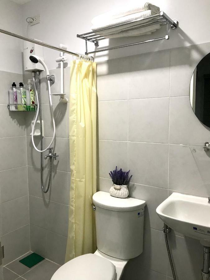 Cozy And Full Service Condo At The Heart Of Bacolod Ngoại thất bức ảnh