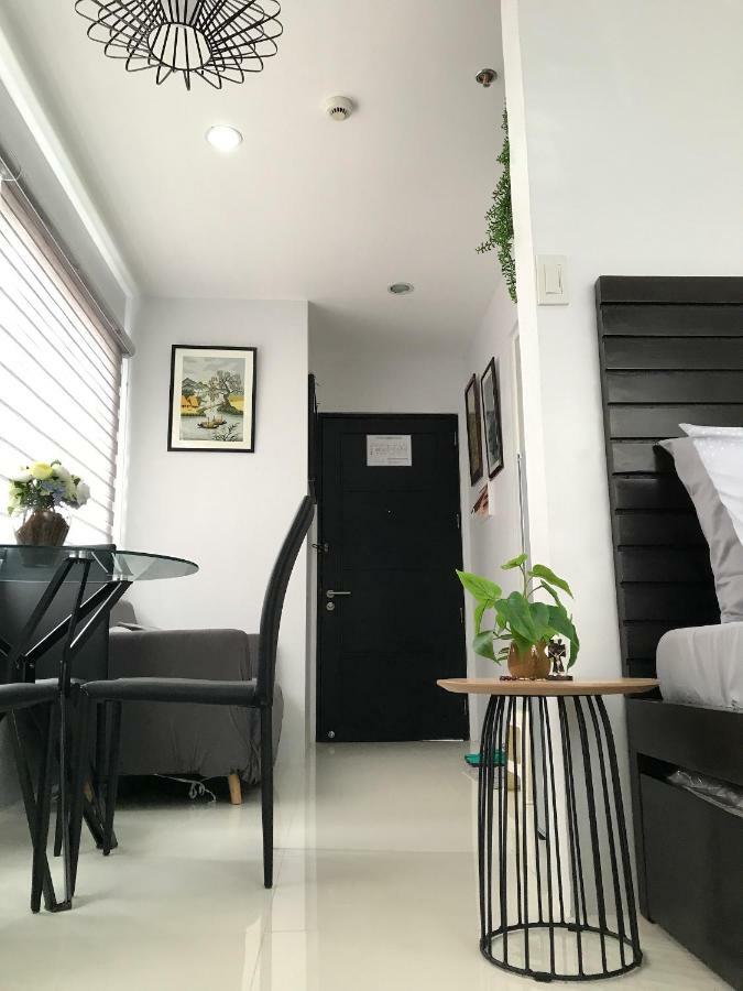 Cozy And Full Service Condo At The Heart Of Bacolod Ngoại thất bức ảnh